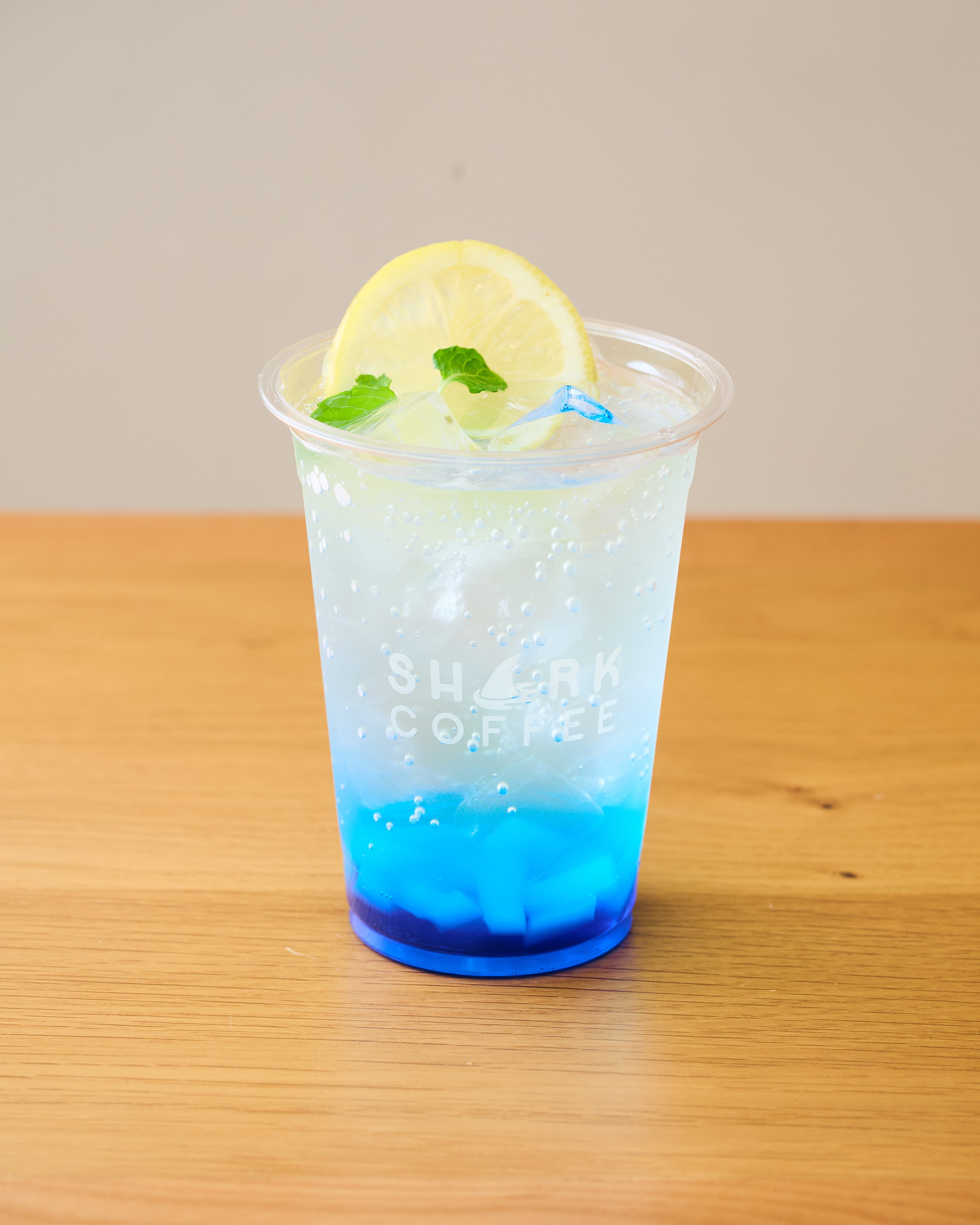 朝凪 海 – SHARK COFFEE